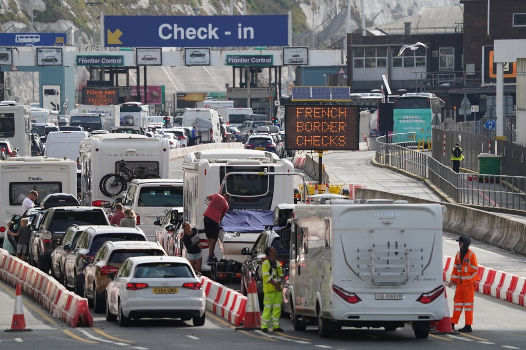 15-Hour Dover Queues: UK Government's Worst-Case Scenario for Post-Brexit Biometric Checks