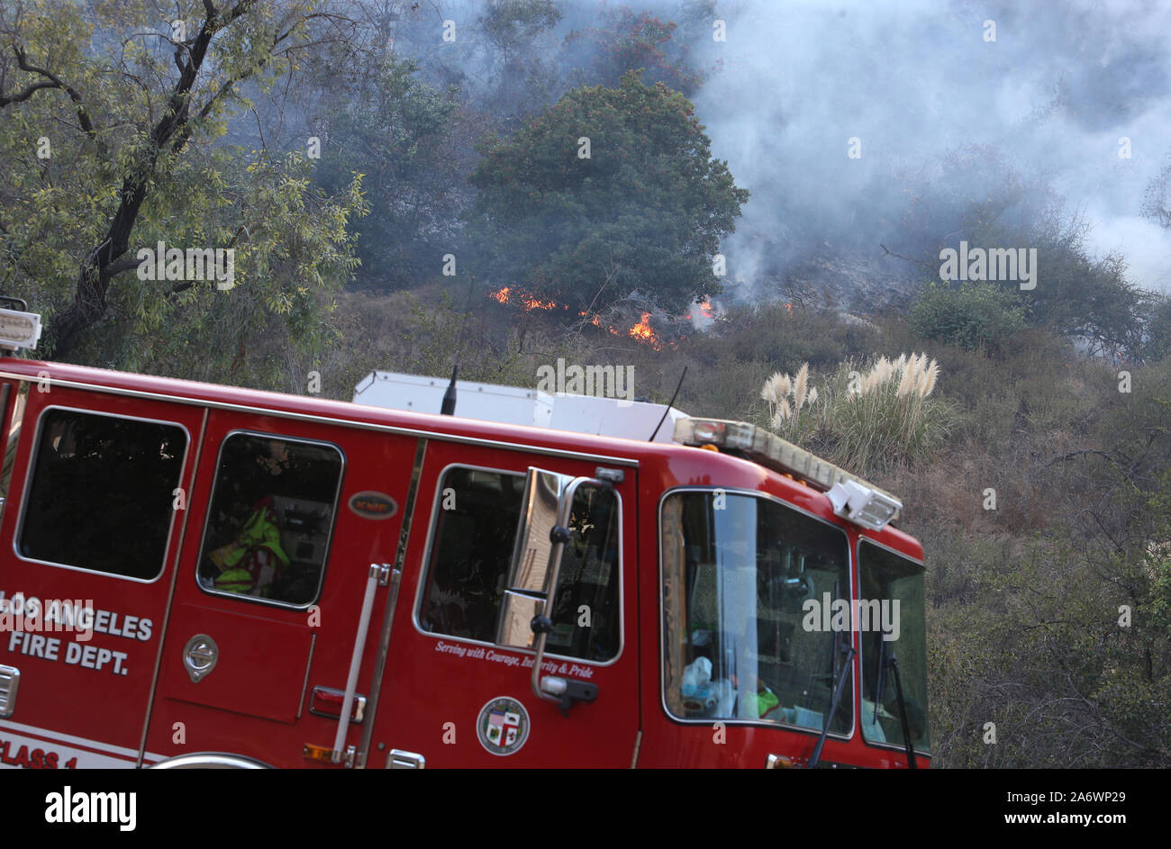 40-Acre Sepulveda Fire Near 405 Freeway Stopped: Evacuation Warnings Lifted