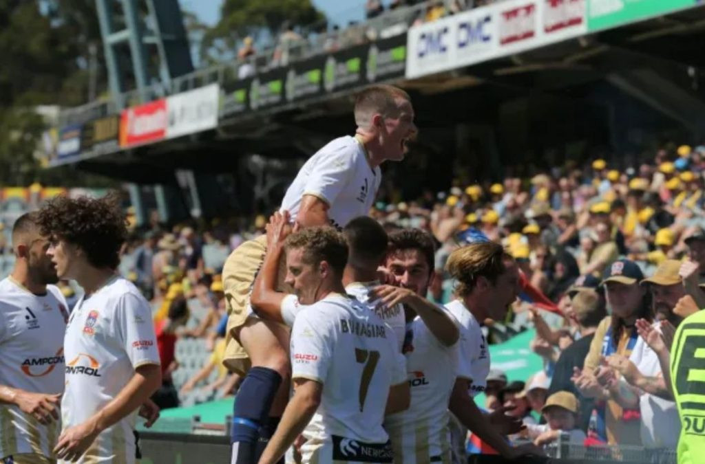 A-League Derby Thriller: Mariners Stun Jets in Unite Round Showdown!