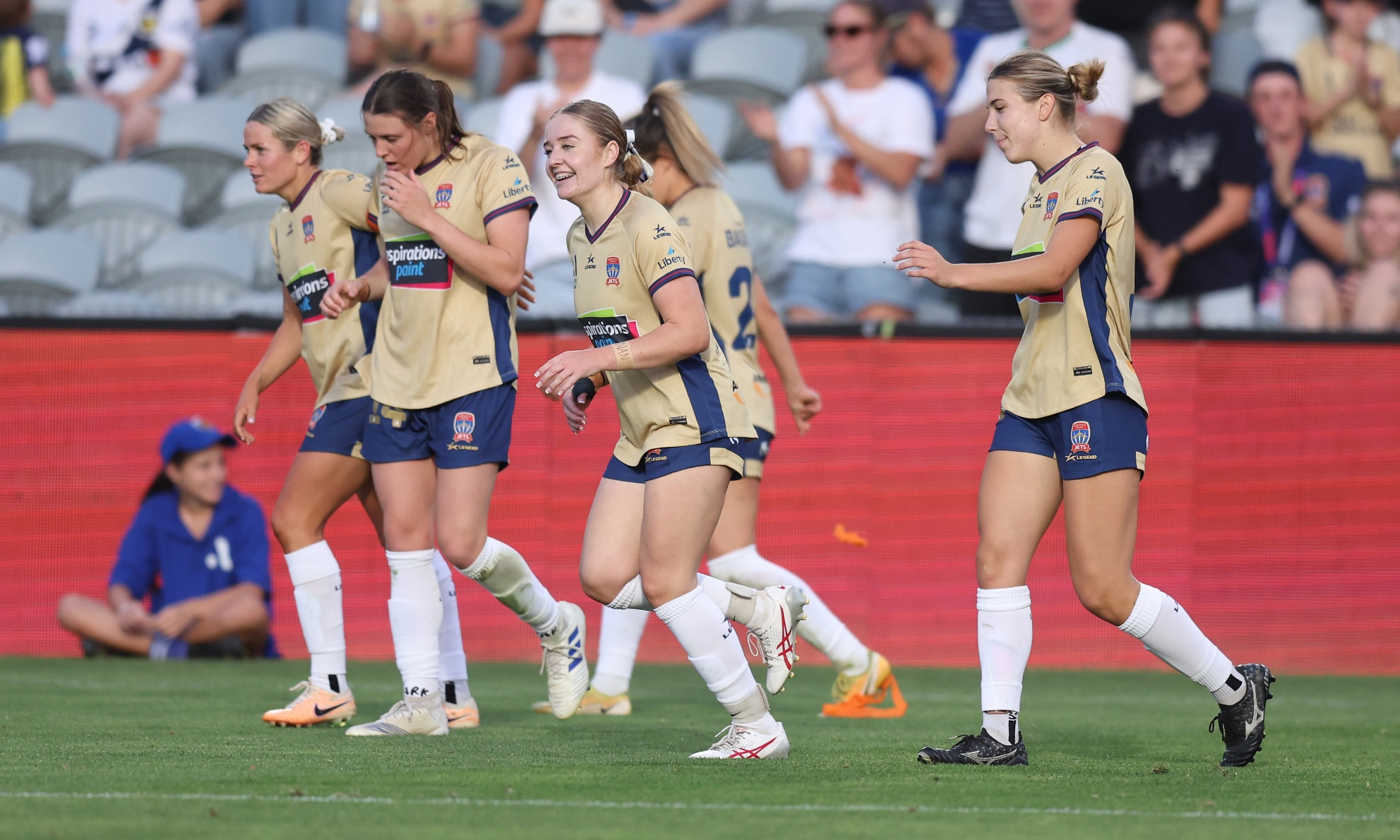 A-League Derby Thriller: Mariners Stun Jets in Unite Round Showdown!