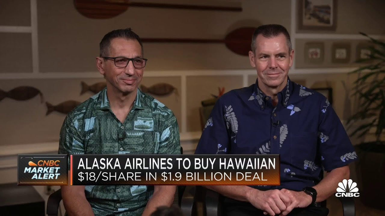 Alaska-Hawaiian Airlines Merger: What This Means for Your Miles & Status