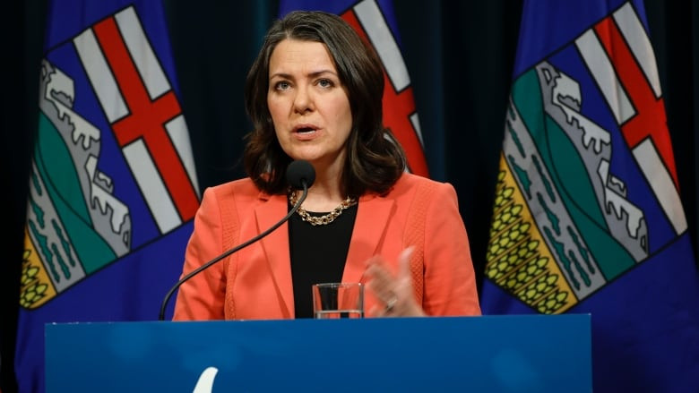 Alberta Premier Wants to Reinforce Right to Choose Medical Treatments, Protect Gun Owners in Bill of Rights Changes