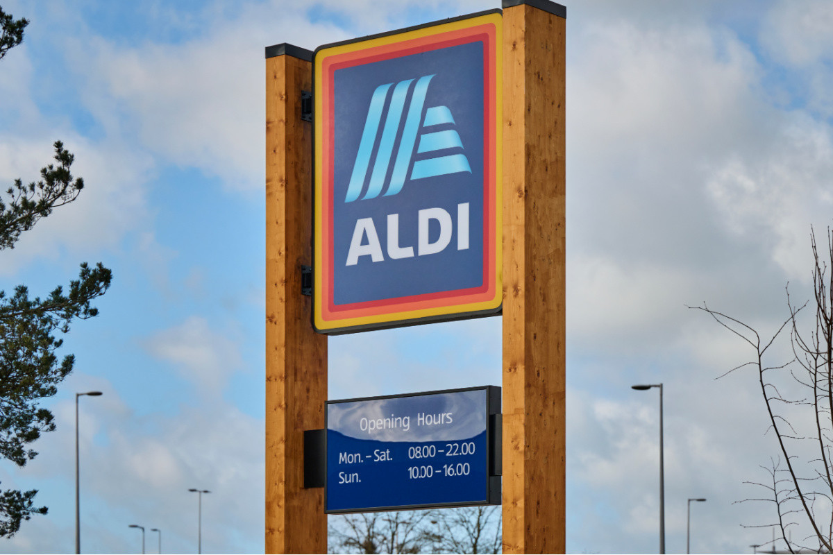 Aldi Crowned King of Christmas: Cheapest Supermarket for Festive Feast Revealed!