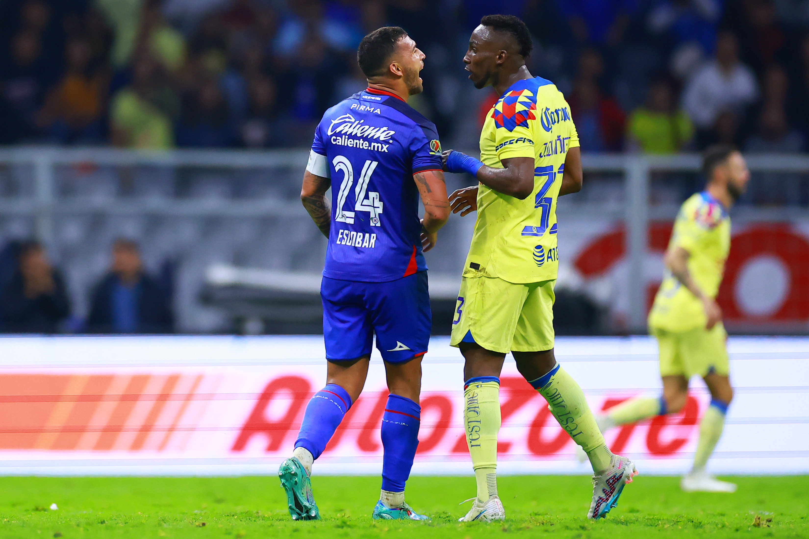 América vs Cruz Azul: A Nail-Biting Semifinal Showdown That Left Fans on the Edge of Their Seats!