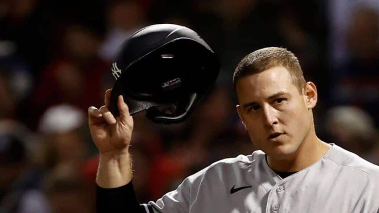 Anthony Rizzo Returns to Wrigley Field: Cubs Fans Ready to Celebrate Their Beloved Star