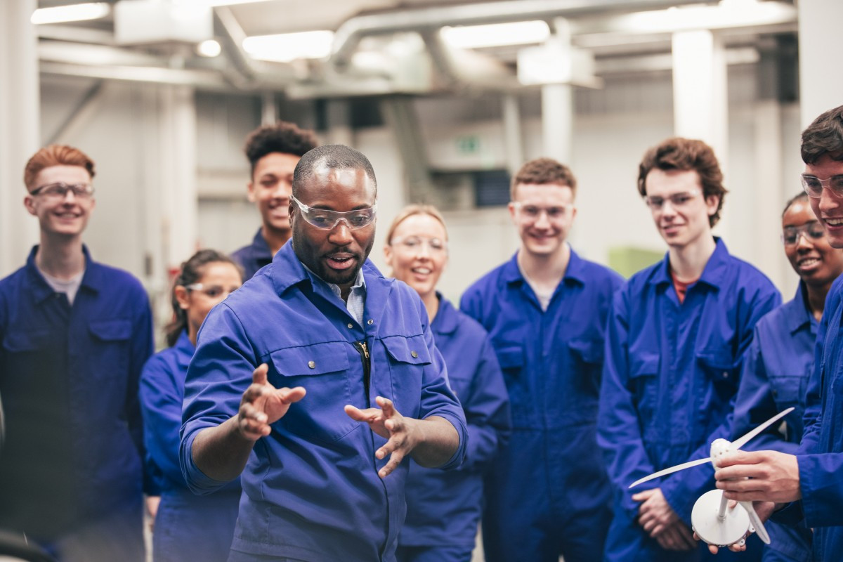 Apprenticeship Searches Skyrocket: Are Universities Losing Their Grip?