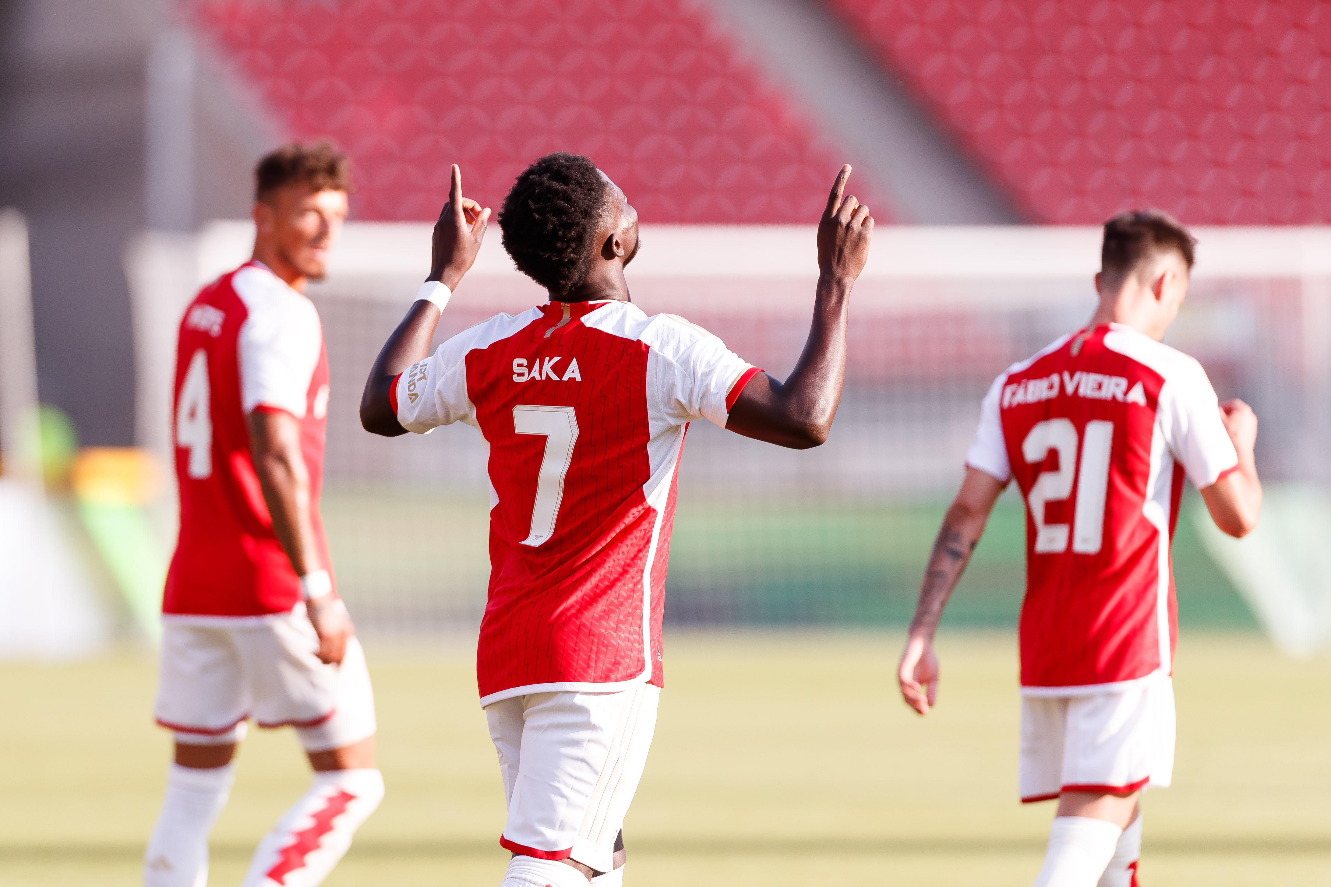 Arsenal's Saka Nets Early Goal: Premier League Match Updates & Live Scores