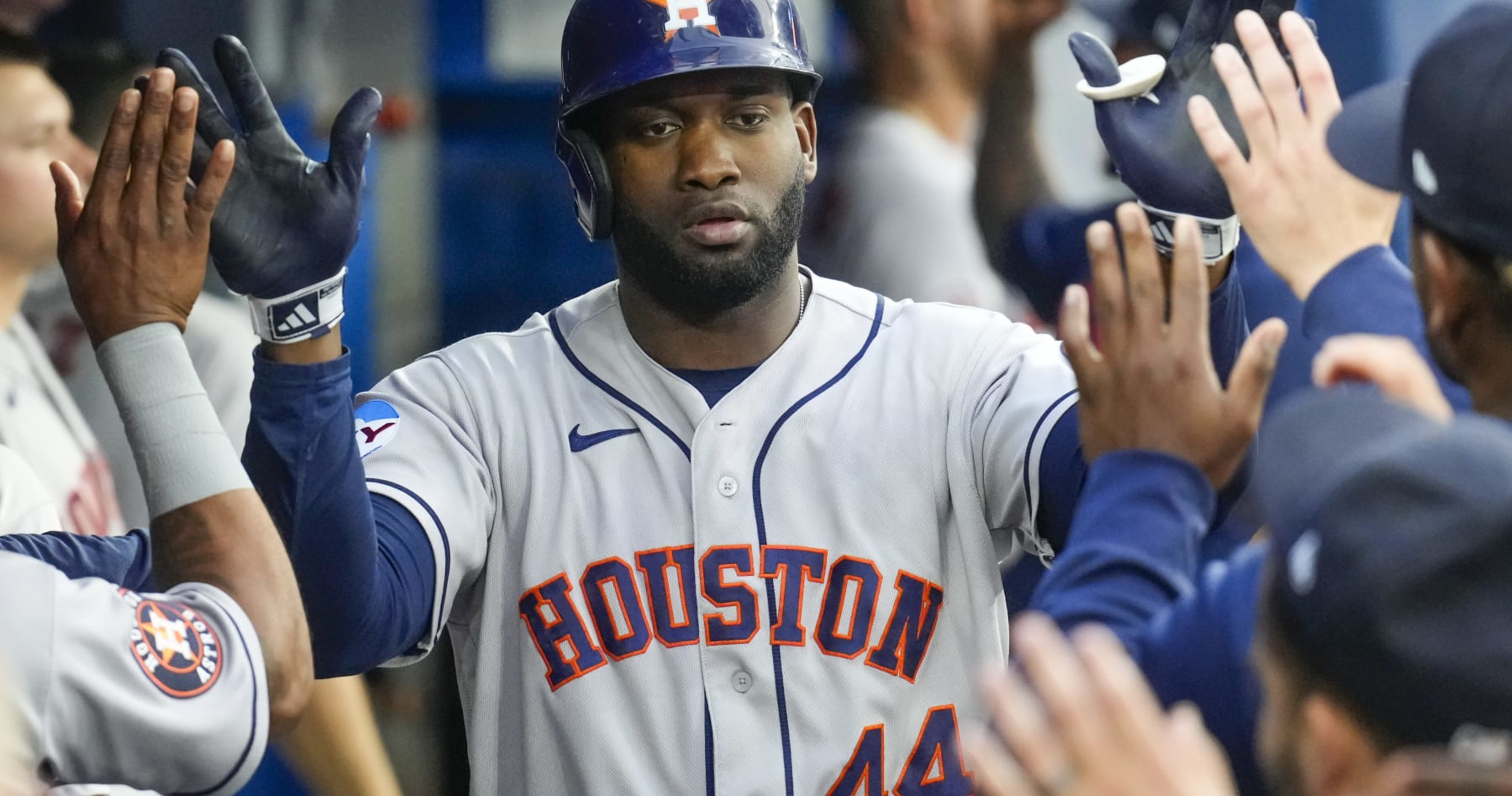 Astros' Yordan Alvarez Suffers Knee Injury, Status Uncertain Ahead of Crucial Seattle Series