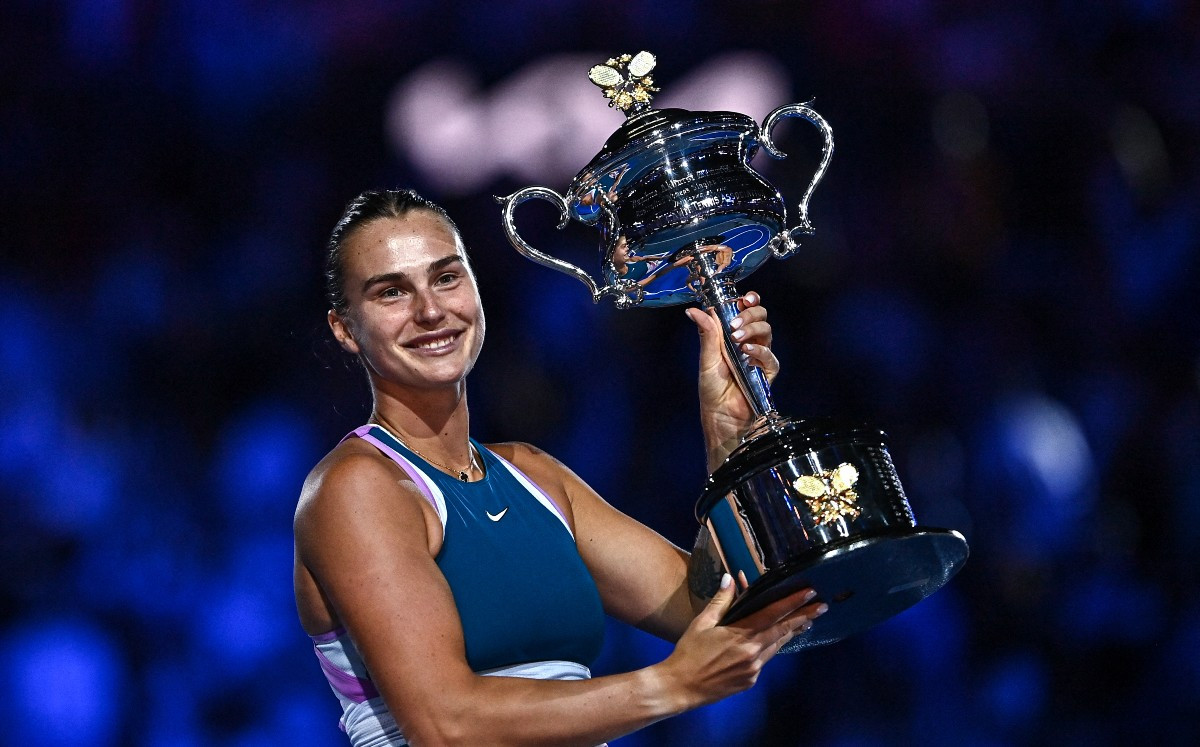 Australian Open 2025: Sabalenka Seeks Three-Peat, Alcaraz Eyes Grand Slam Glory Amidst Murray-Djokovic Coaching Sensation!