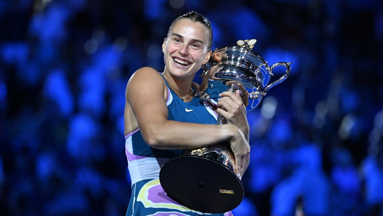 Australian Open 2025: Sabalenka Seeks Three-Peat, Alcaraz Eyes Grand Slam Glory Amidst Murray-Djokovic Coaching Sensation!