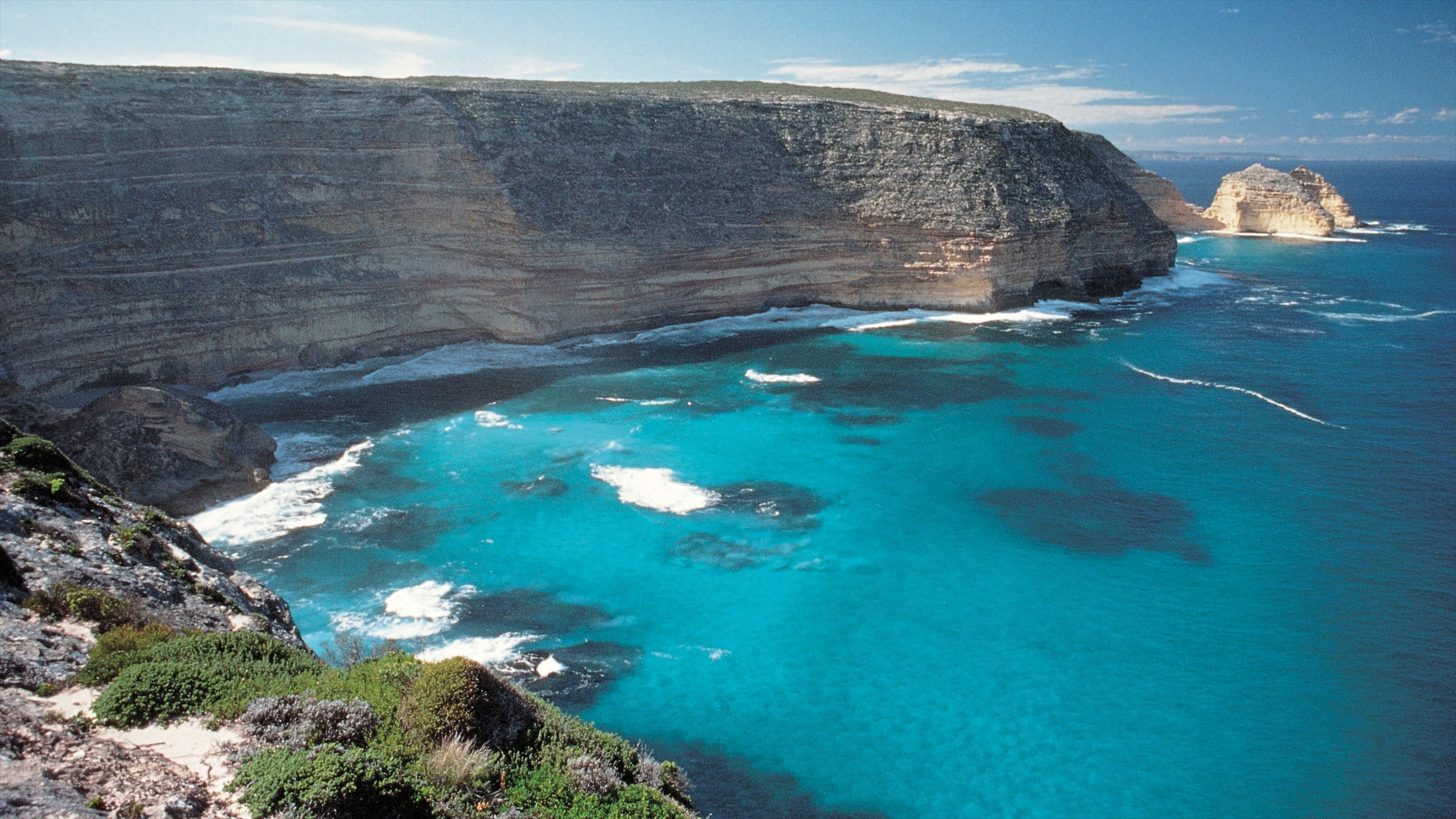 Australia's Port Lincoln Facing Water Crisis: British Expats on Alert