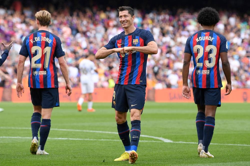 Barcelona's Lewandowski Extends Goal-Scoring Streak in Dominant Win Over Getafe