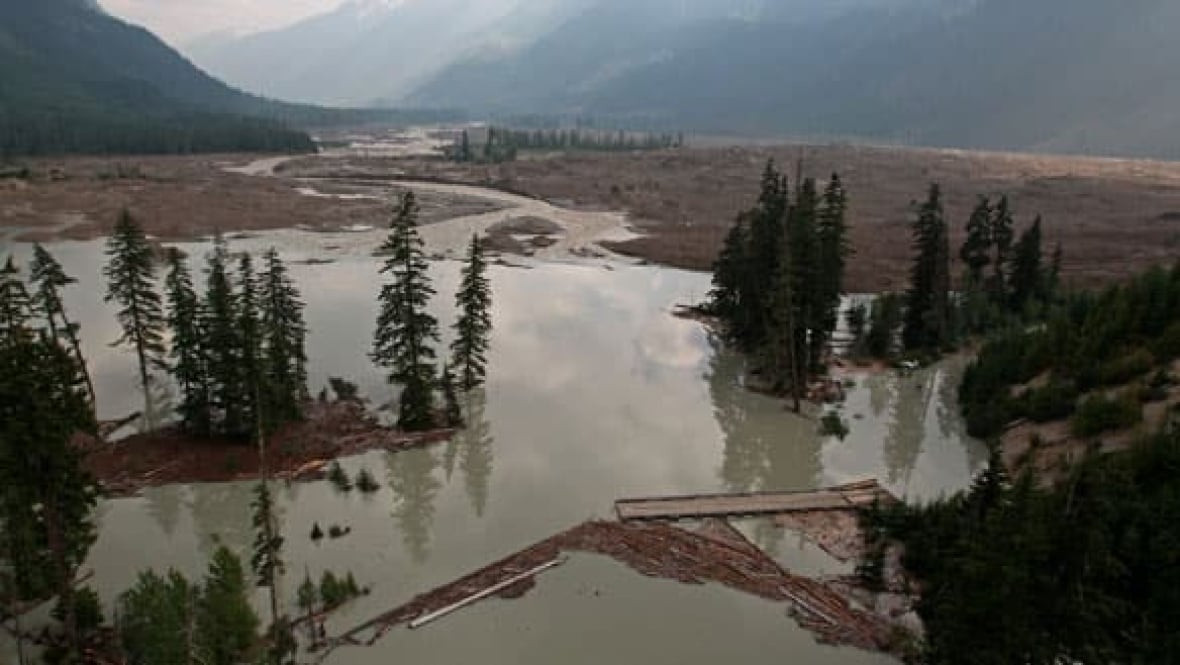 BC Landslide Dam Breaks: Evacuations Ordered as Water Surges Down Chilcotin and Fraser Rivers