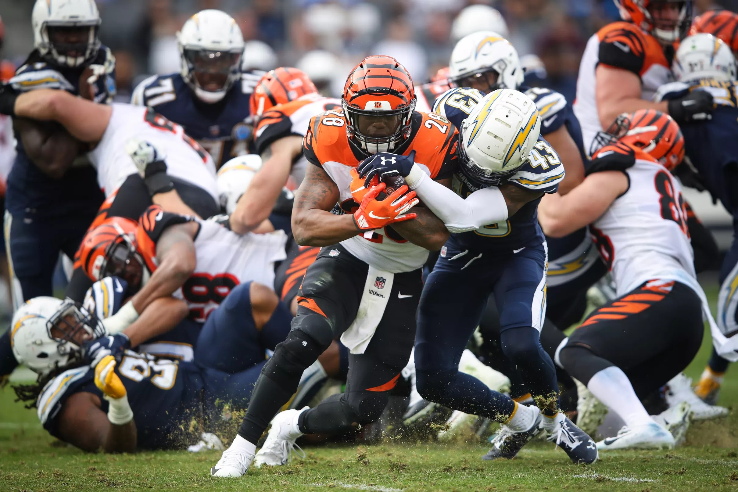 Bengals vs. Chargers: Sunday Night Football Showdown – Who Will Secure the Crucial AFC Playoff Win?