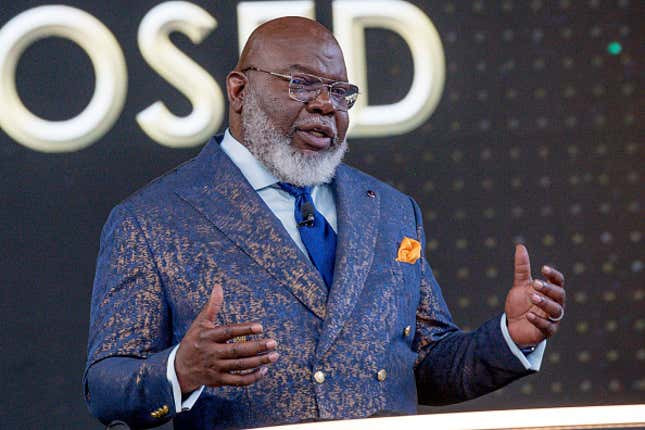 Bishop T.D. Jakes Suffers Health Incident During Sermon: Stable Condition, Family Provides Update