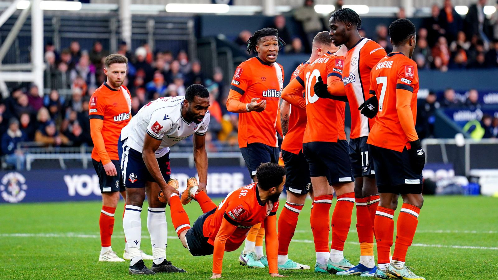 Bolton Wanderers vs. Wrexham: A Goalless Draw Extends Unbeaten Runs in League One