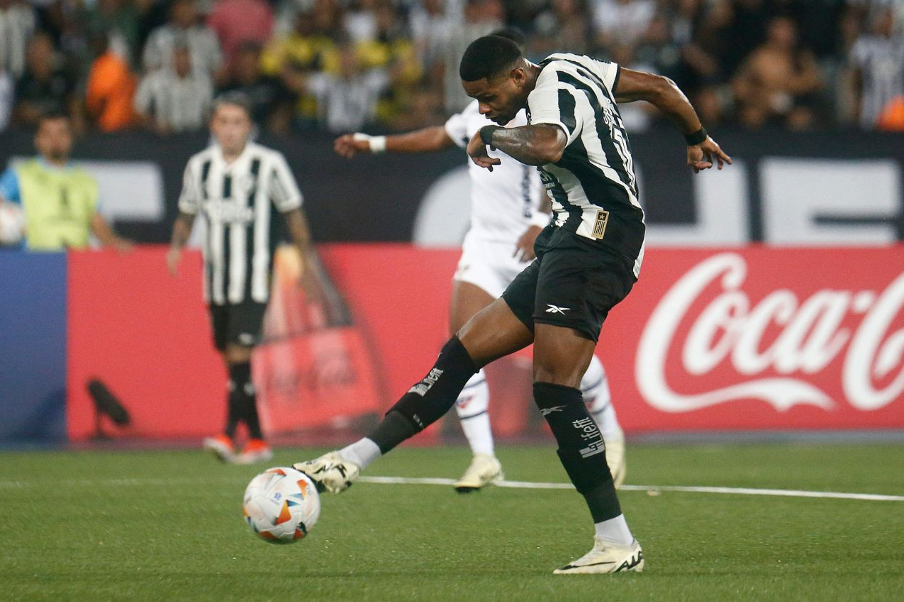 Botafogo's Miraculous Copa Libertadores Victory: 10 Men, 3 Goals, and a Historic Win!