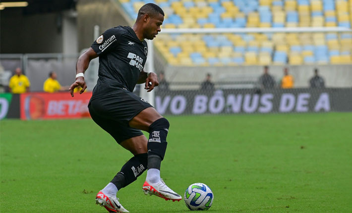 Botafogo's Title Hopes Hang in the Balance: Can Internacional Upset the Odds?