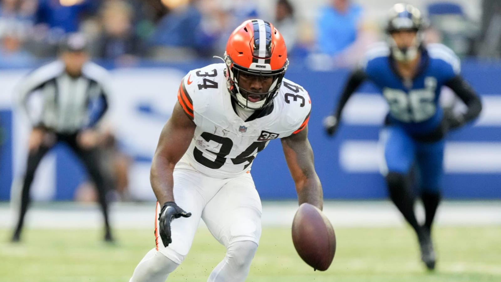 Browns Lose Another Starter to Injury: Nick Harris Carted Off With Ankle Injury