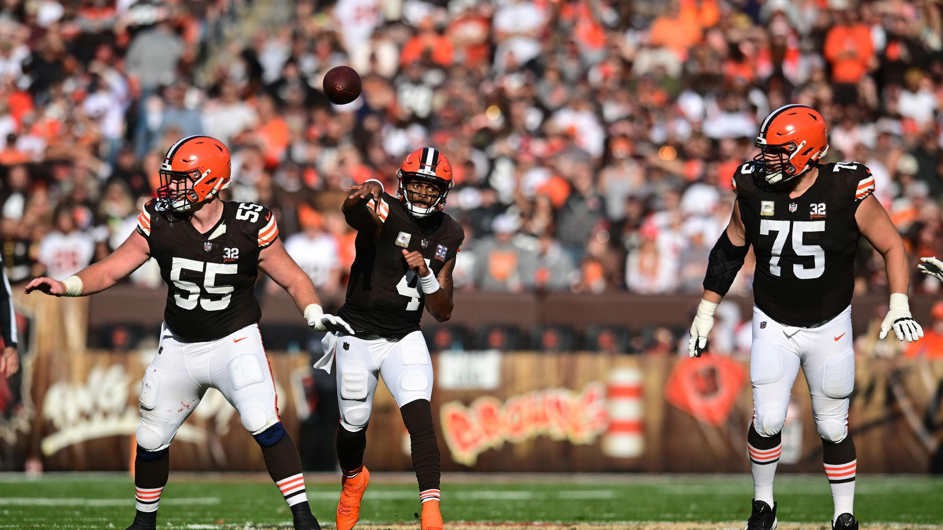 Browns Lose Another Starter to Injury: Nick Harris Carted Off With Ankle Injury