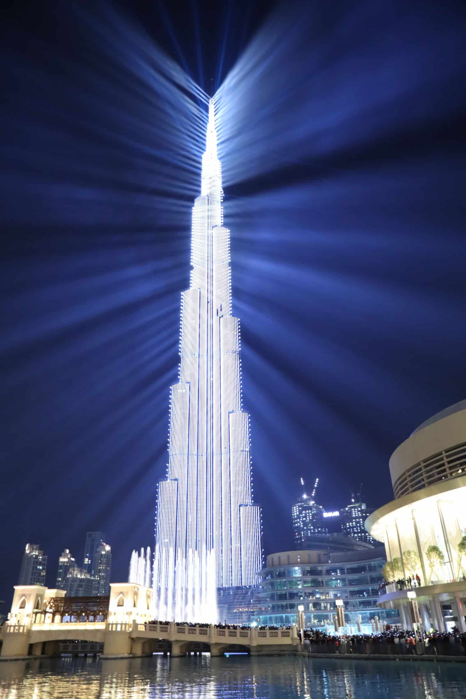 Burj Khalifa's Dazzling New Light Show: A Spectacle of Innovation for its 15th Anniversary