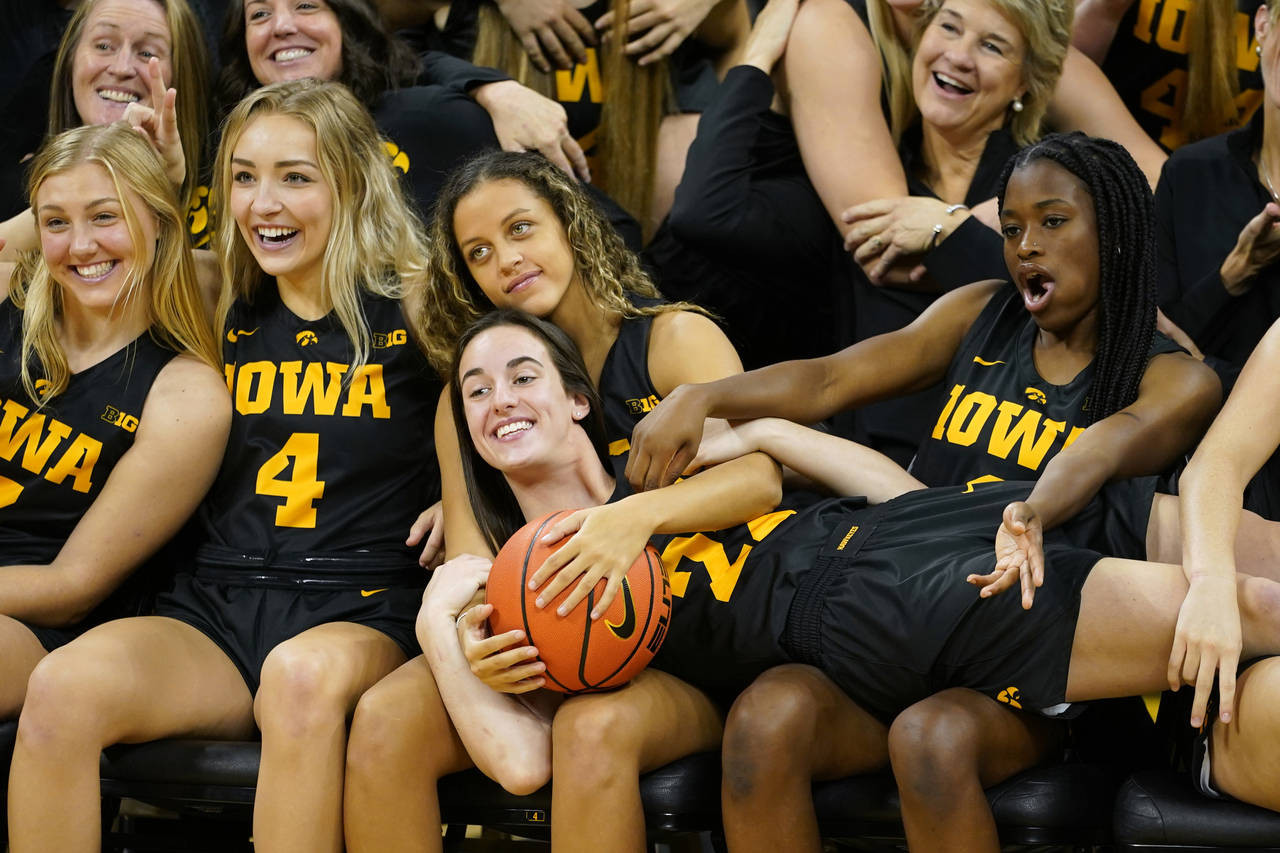 Caitlin Clark Choked Out by Teammate Before Fever's Final Regular Season Game: Is This The Start Of Trouble For The Rookie Star?