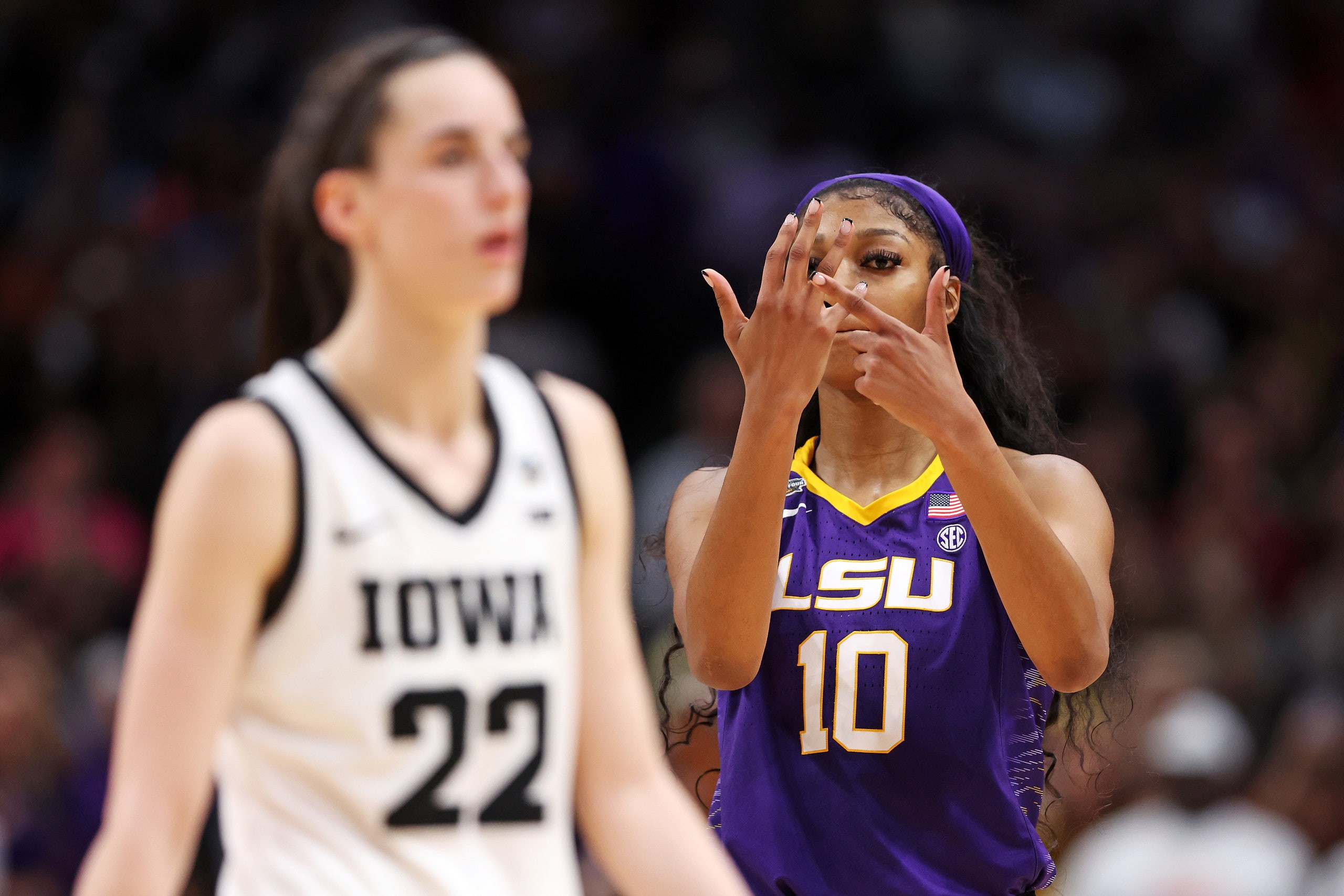 Caitlin Clark: The Next Michael Jordan? How the WNBA Rookie is Changing the Game