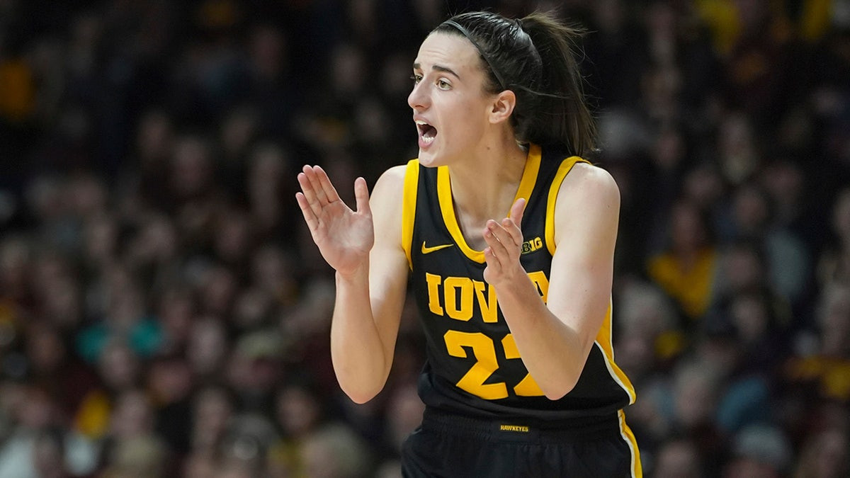 Caitlin Clark's One-Legged Fadeaway: The Latest Weapon in Her Rookie Arsenal