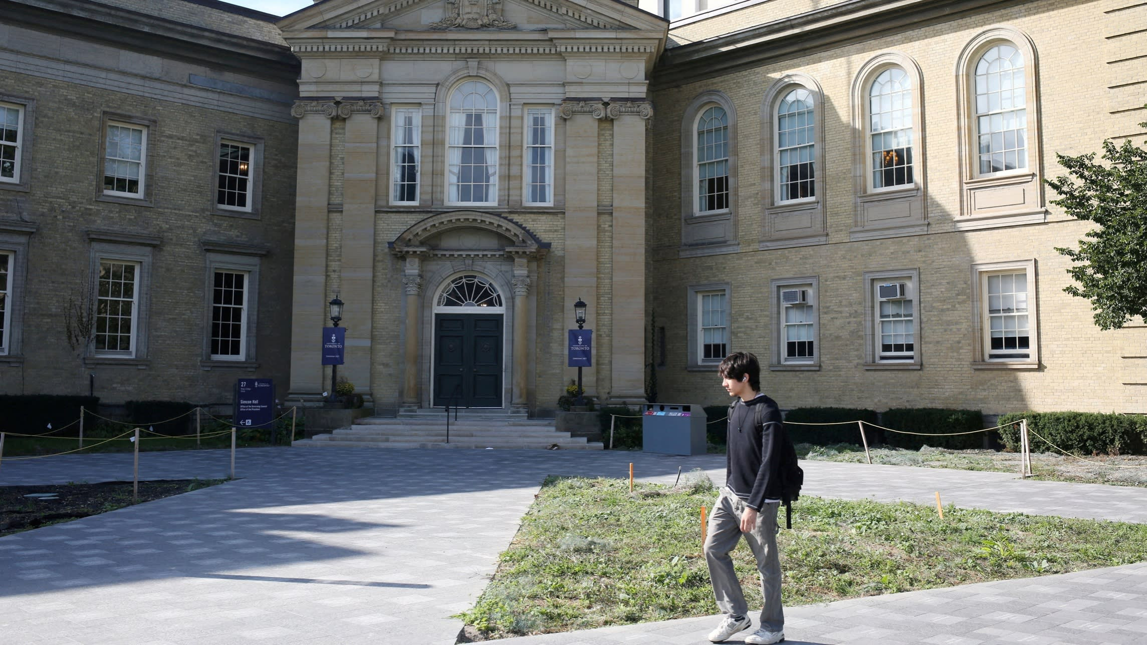 Canada Limits International Student Numbers for 2025 Amid Housing Crisis: What it Means for Universities and Students