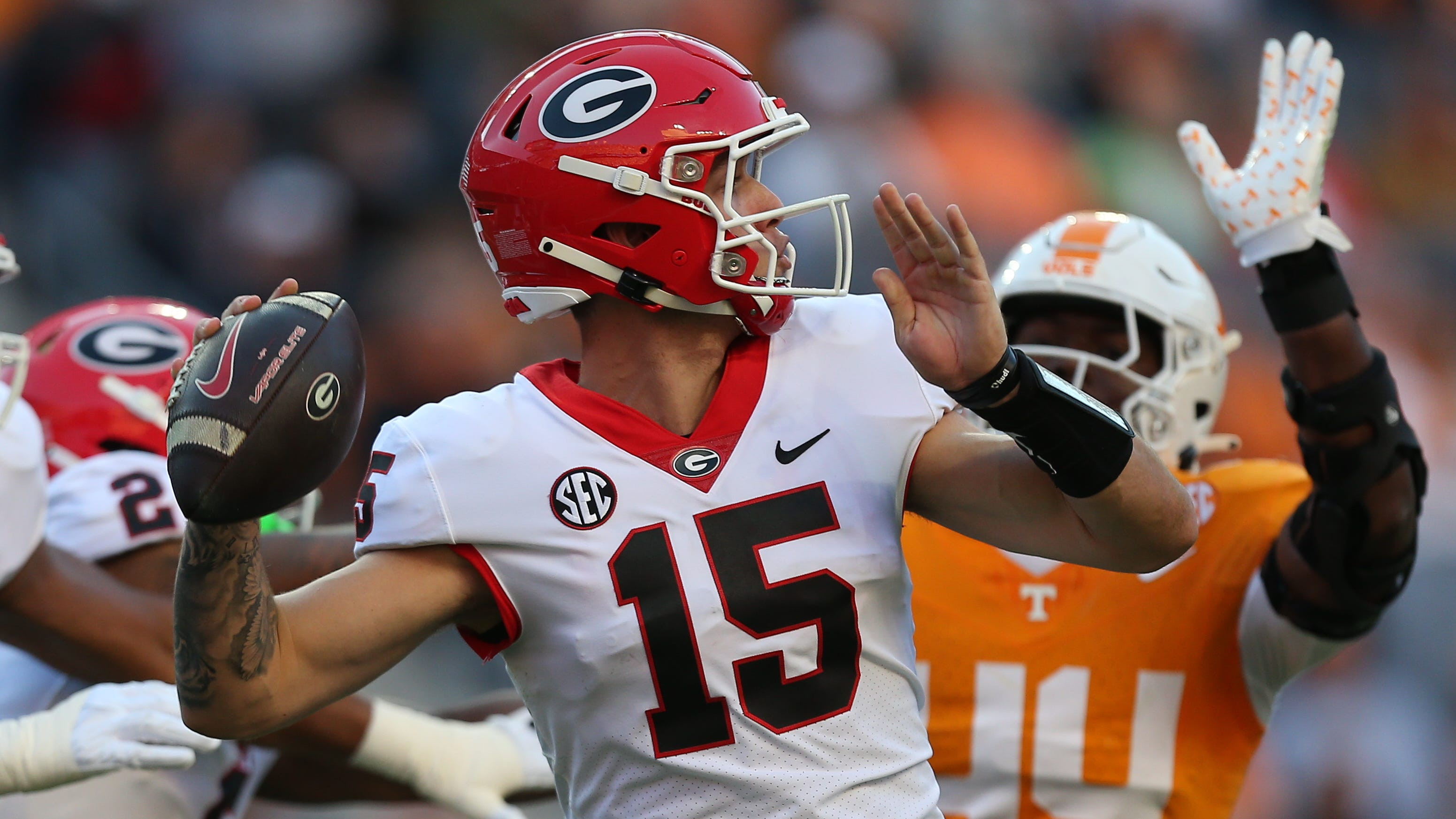 Carson Beck's Heisman Hopes Rise as Georgia Faces Alabama: Can He Lead Bulldogs to Victory?