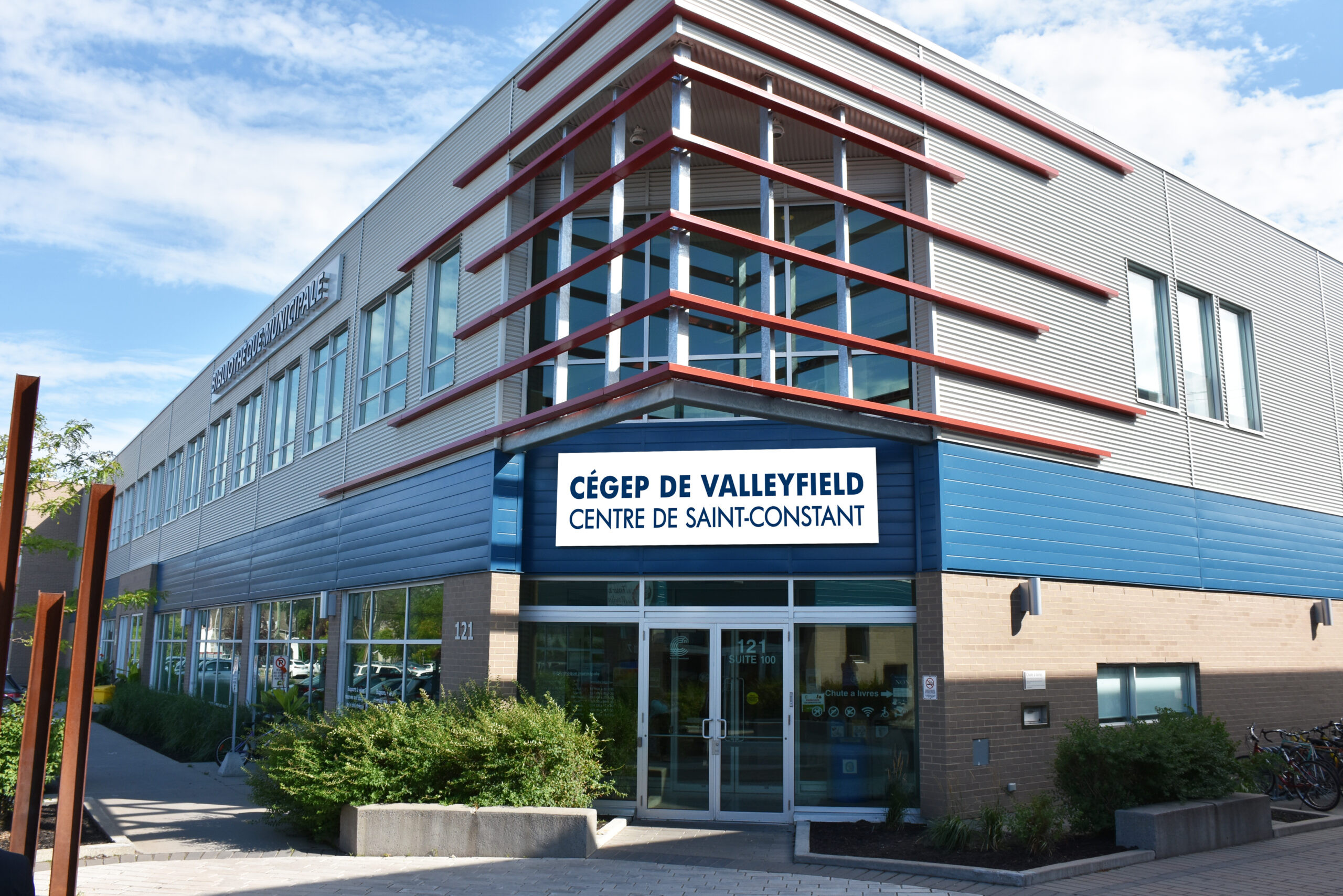 Cégep de Valleyfield Lockdown: Police Intervention Forces Campus Closure, Courses Suspended