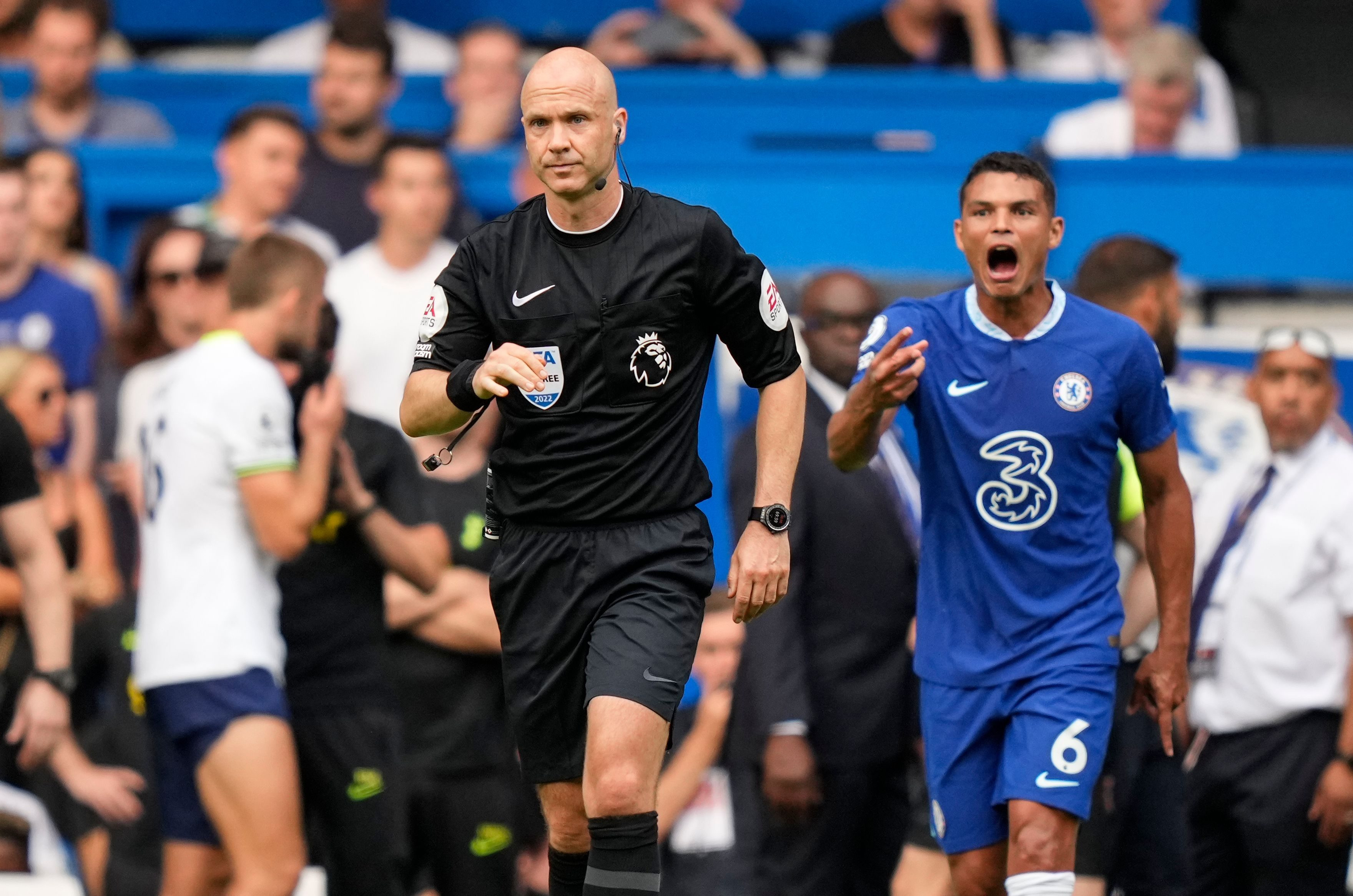 Chelsea Fans FURIOUS: Controversial Referee Anthony Taylor to Officiate Tottenham Clash!