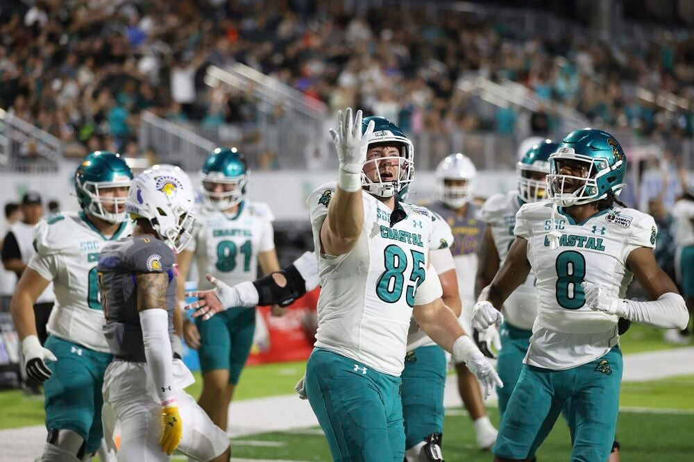 Christmas Eve College Football Showdown: San Jose State vs. South Florida in the Hawaii Bowl!