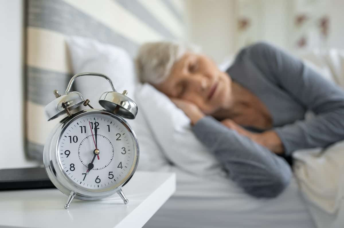 Clocks Go Back: 3 Dementia Signs You Should Watch For