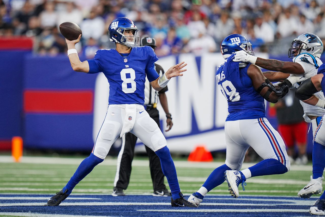 Cowboys vs. Giants: Lamb Roasts Giants in First Half, Cowboys Lead at Halftime