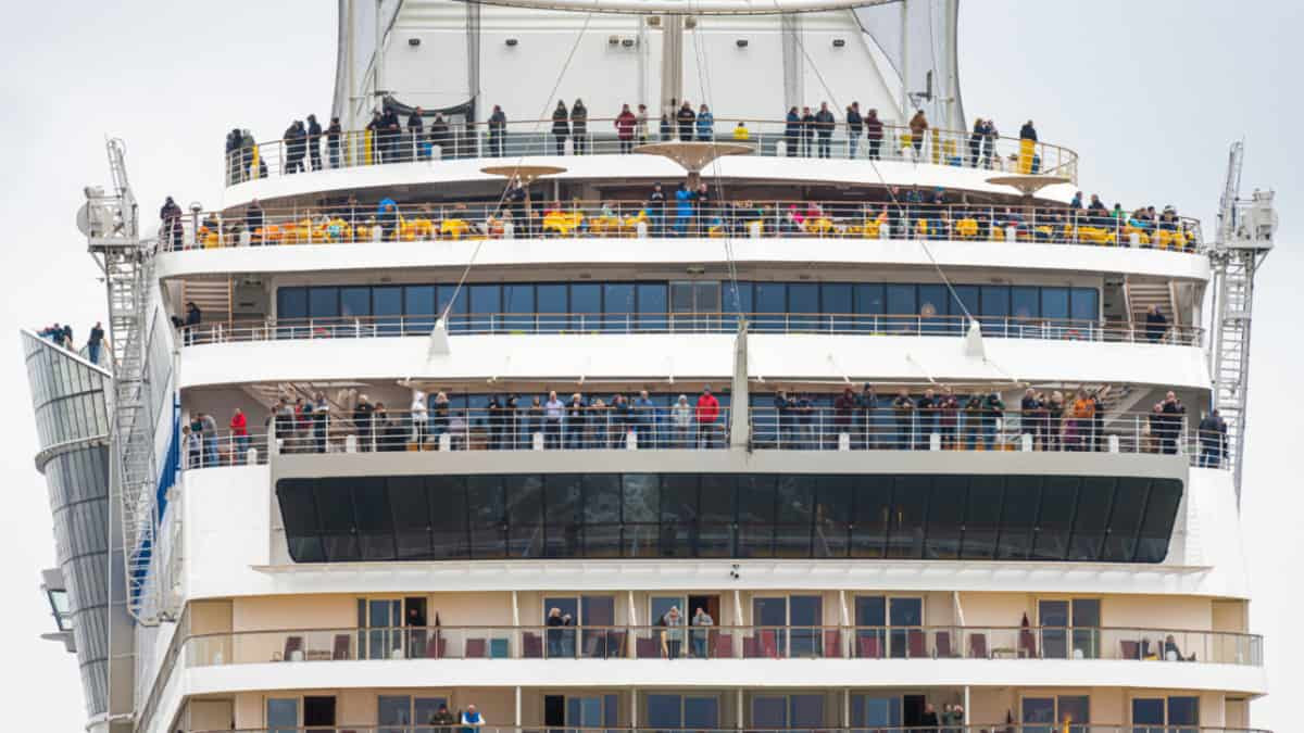 Cruise Ship Passengers Stuck in Belfast for Months: 'I Just Want to Thank Everybody in Belfast Who's Been So Kind to Us'