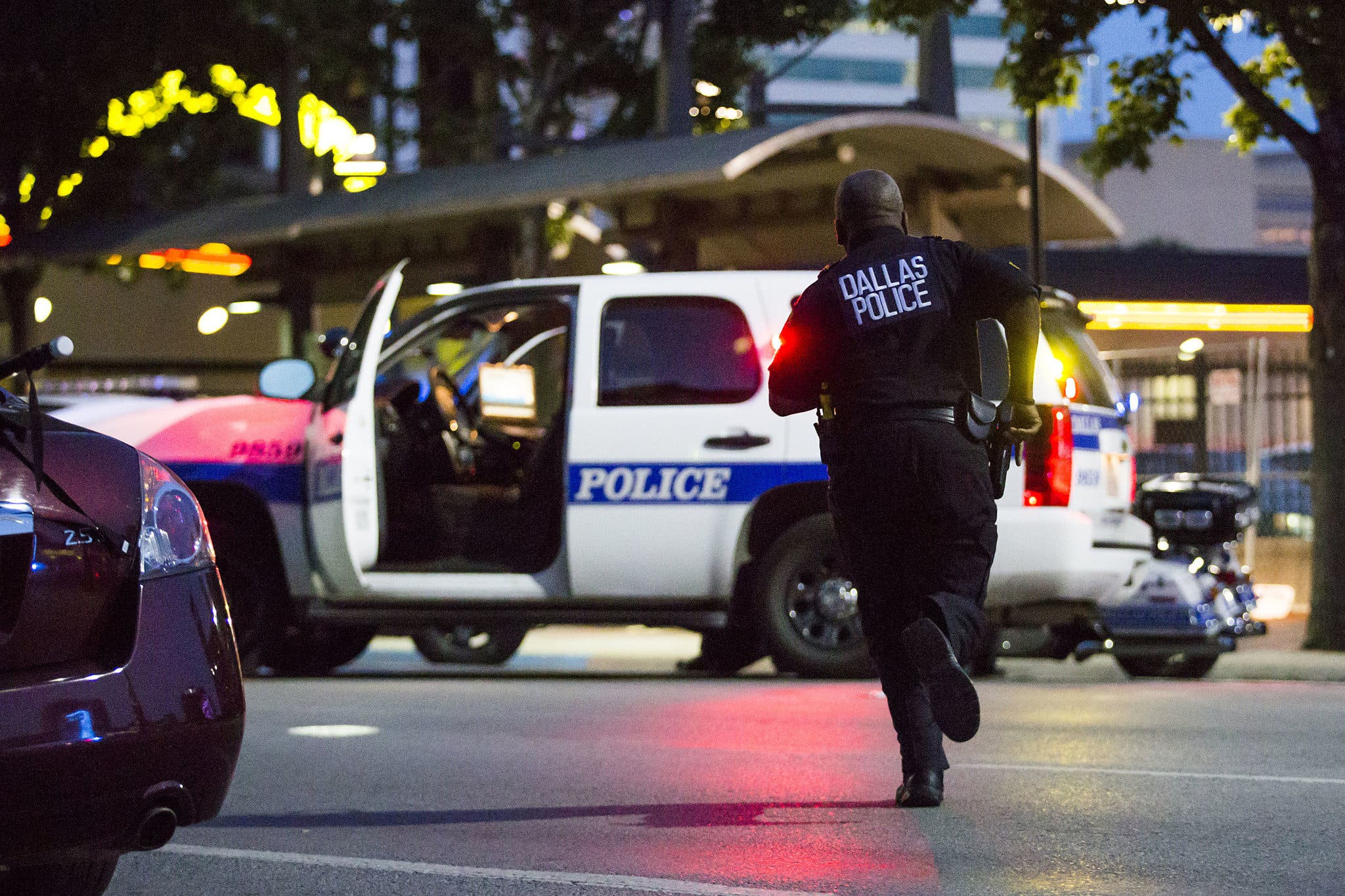 Dallas Police Officer Executed: Suspect Targeted Officer in Premeditated Attack