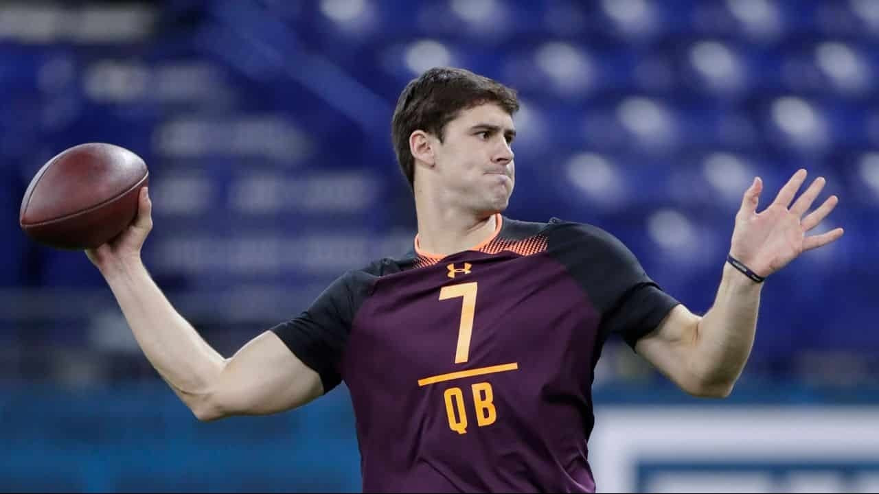 Daniel Jones Signs with Vikings Practice Squad: A New Chapter for the Former Giants QB?