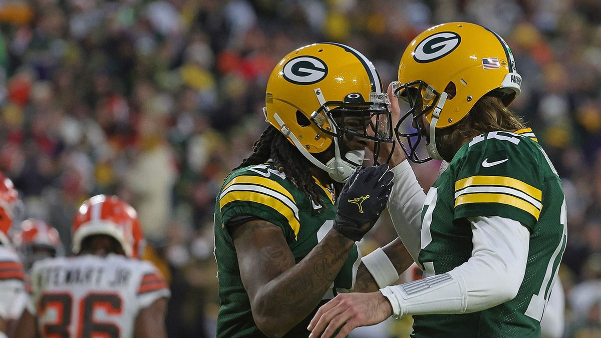 Davante Adams Traded to Jets: Aaron Rodgers Reunion Could Spark Gotham's Offense