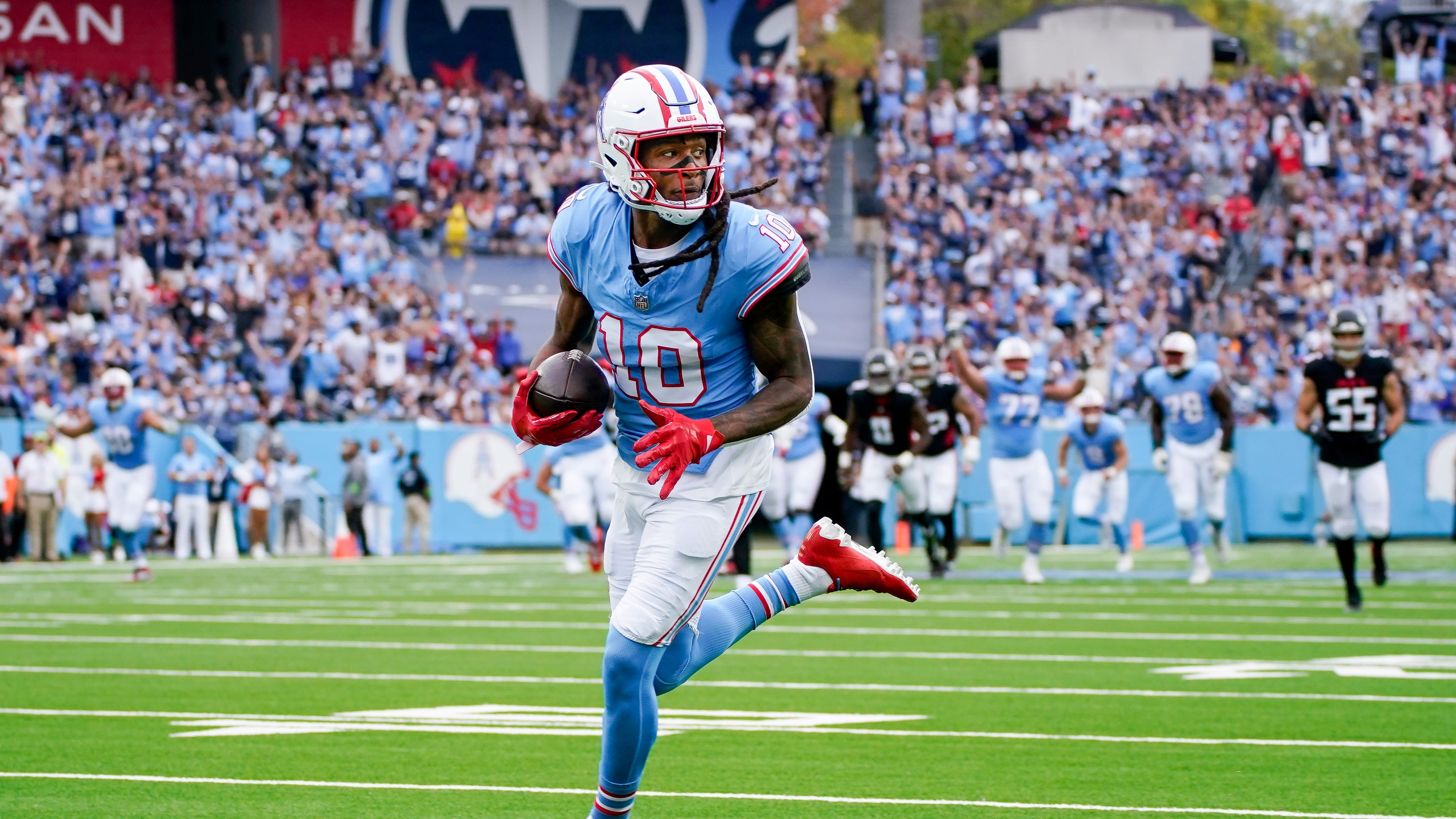 DeAndre Hopkins Will Play for Titans Despite Torn MCL - But Will He Be Limited?