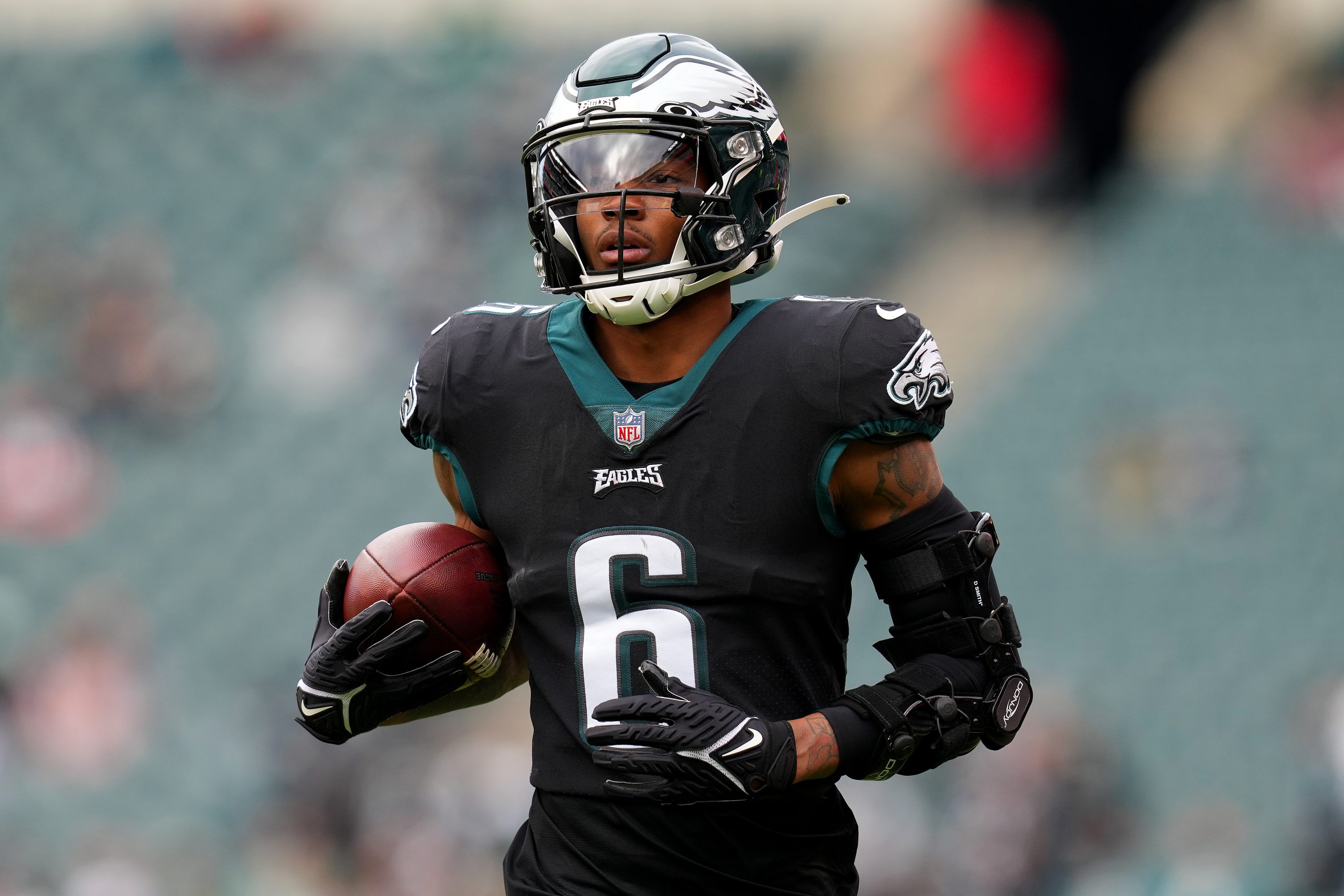 DeVonta Smith OUT: Eagles' Star Wide Receiver to Miss Crucial Rams Game!