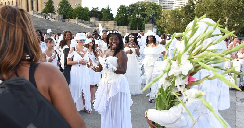 Dîner en Blanc Québec: 10th Anniversary Celebrates with a Feast and Fashion at a Secret Location