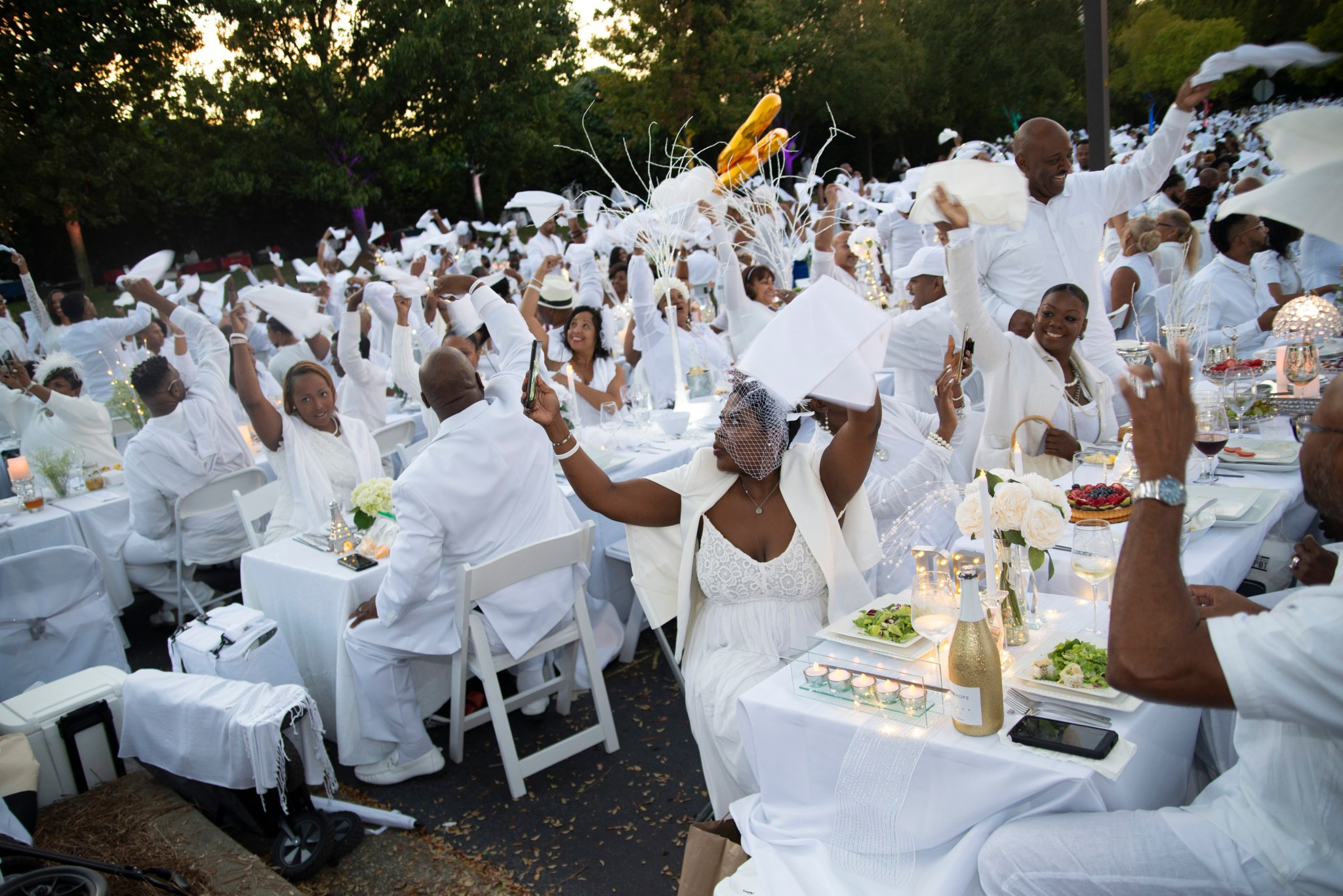 Dîner en Blanc Québec: 10th Anniversary Celebrates with a Feast and Fashion at a Secret Location