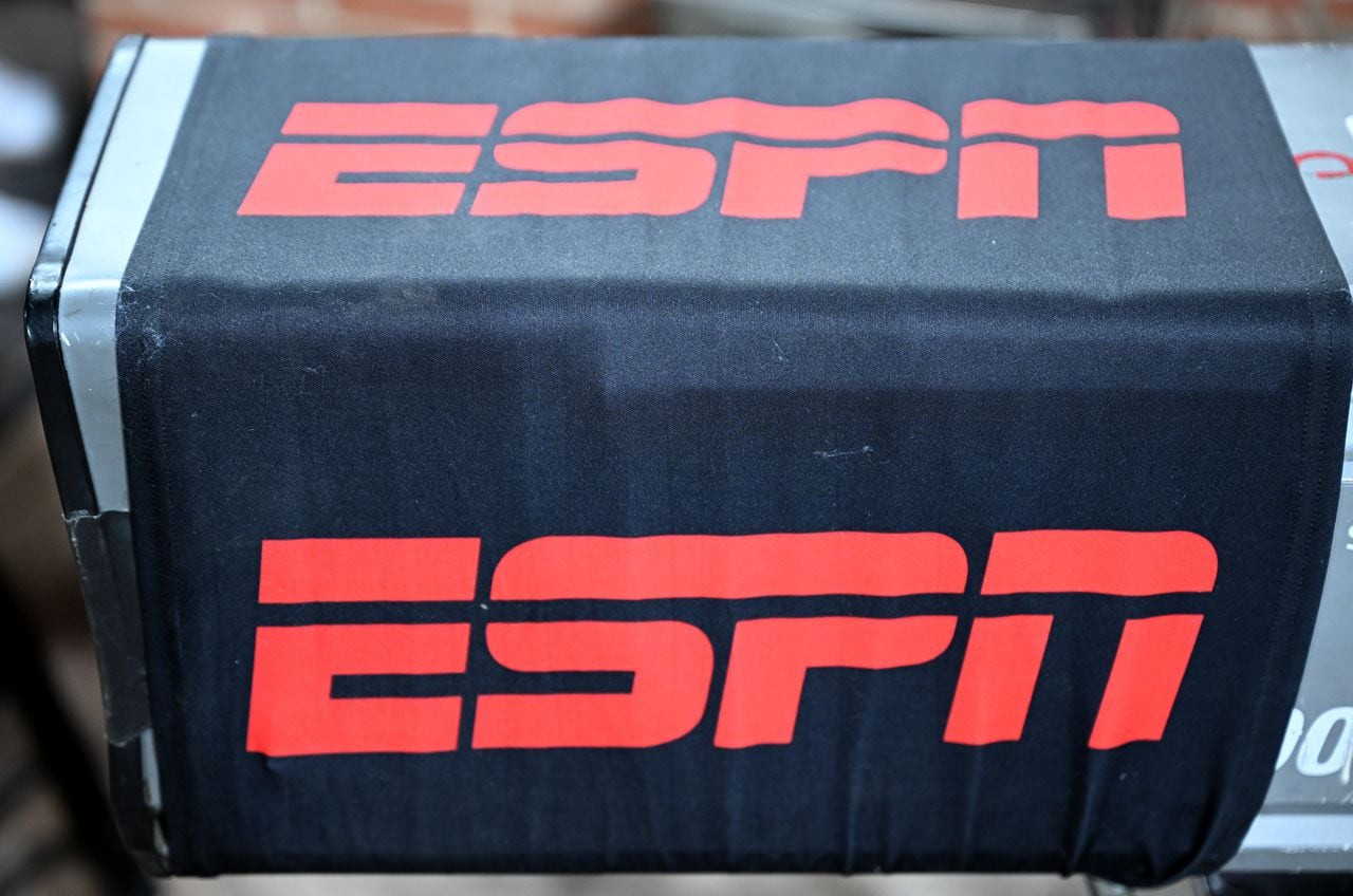 DirecTV Loses ESPN, Disney Channels Amid Licensing Dispute: US Open, College Football Fans Left Out in the Cold