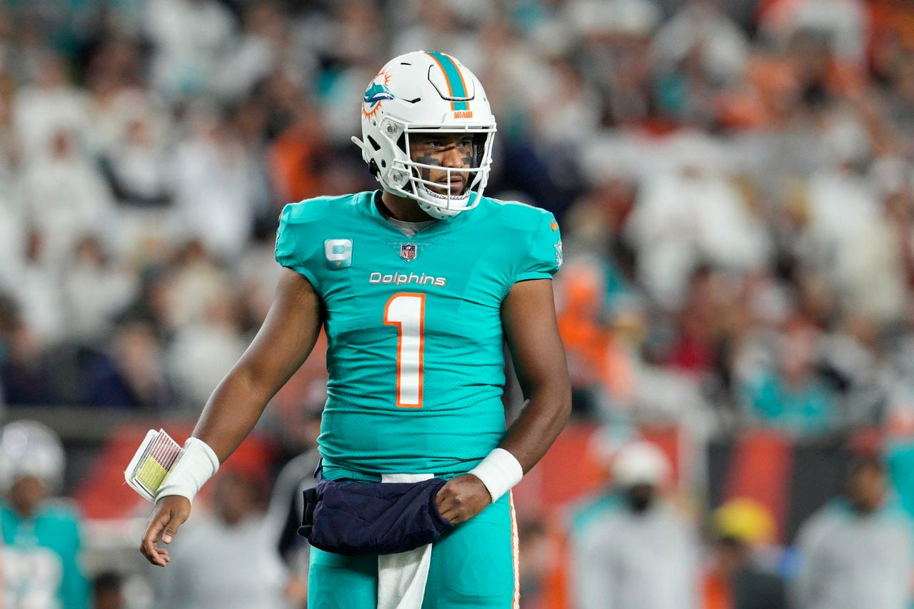 Dolphins Sign Tyler Huntley as Tua Tagovailoa's Concussion Woes Continue