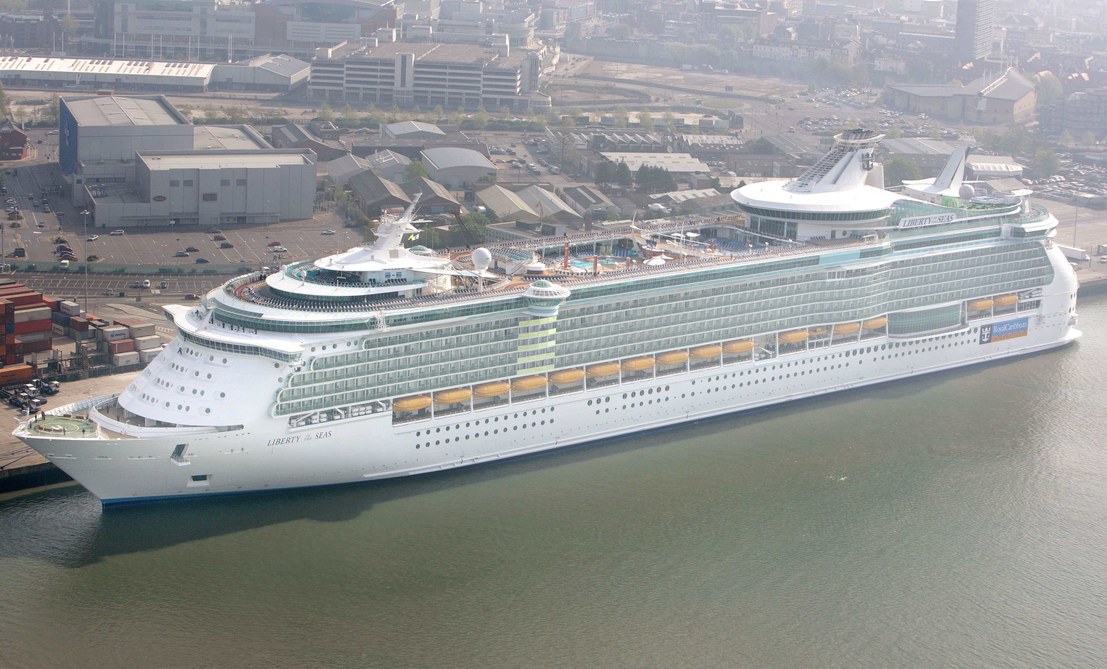 Drunk Cruise Ship Thieves Stuffed £76,000 of Jewellery Down Their Pants and Avoided Jail