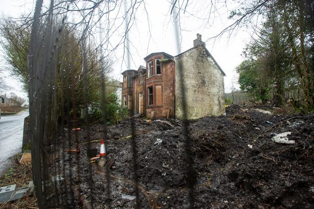 Dublin Home Crumbling into River: Couple's Desperate Plea for Help as House Collapses