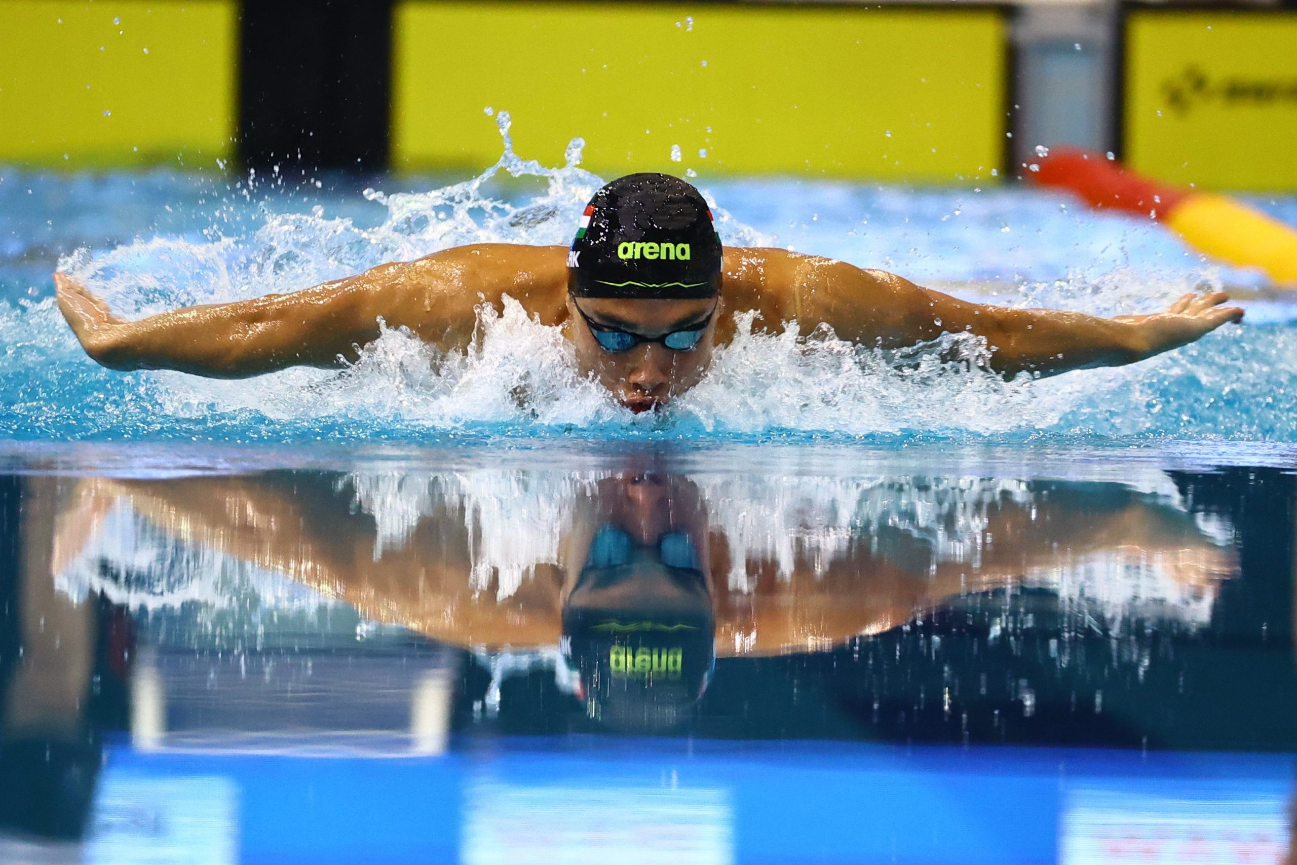 Durbin's Stunning Gold: Unprecedented Triumph at World Aquatics Championships!