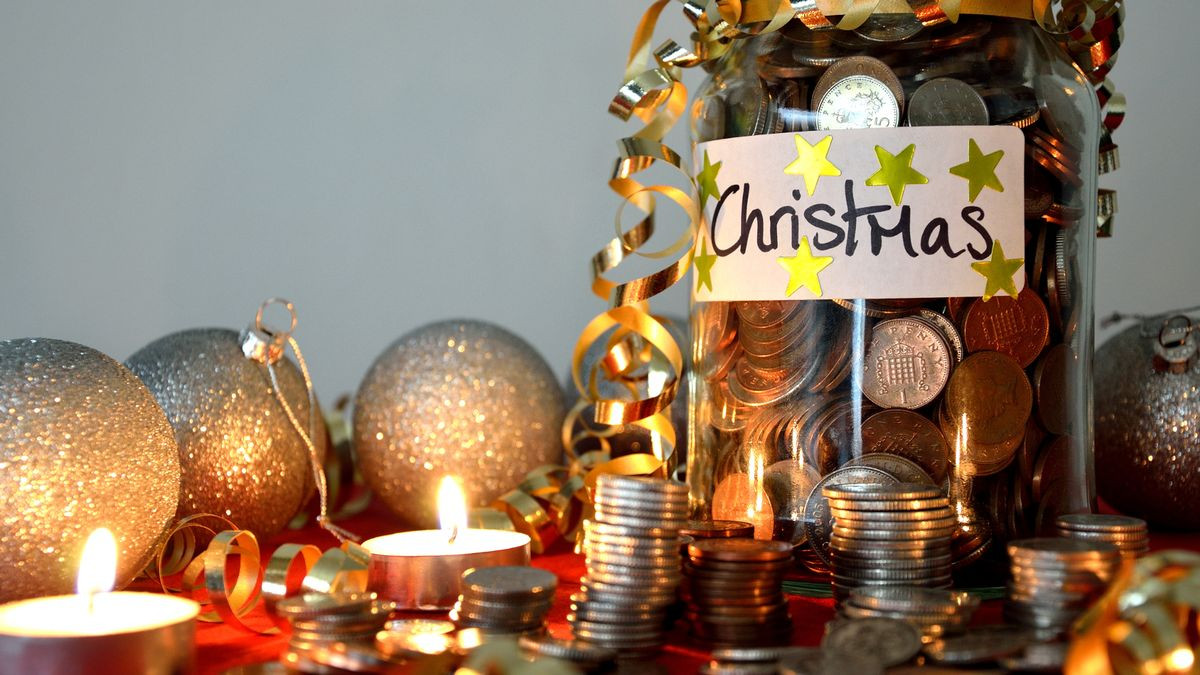 DWP to Pay £10 Christmas Bonus: Here's Who's Eligible and How to Check