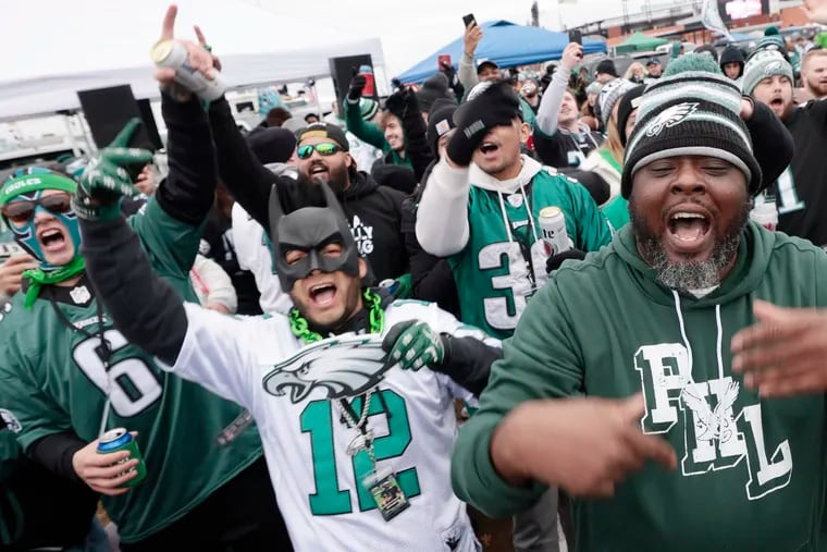 Eagles Legends Spotted at Tailgates, Xfinity Live! and Even in Mummers Costumes